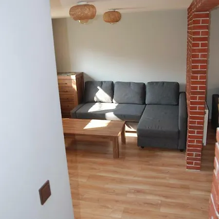 Bastówka 2 *